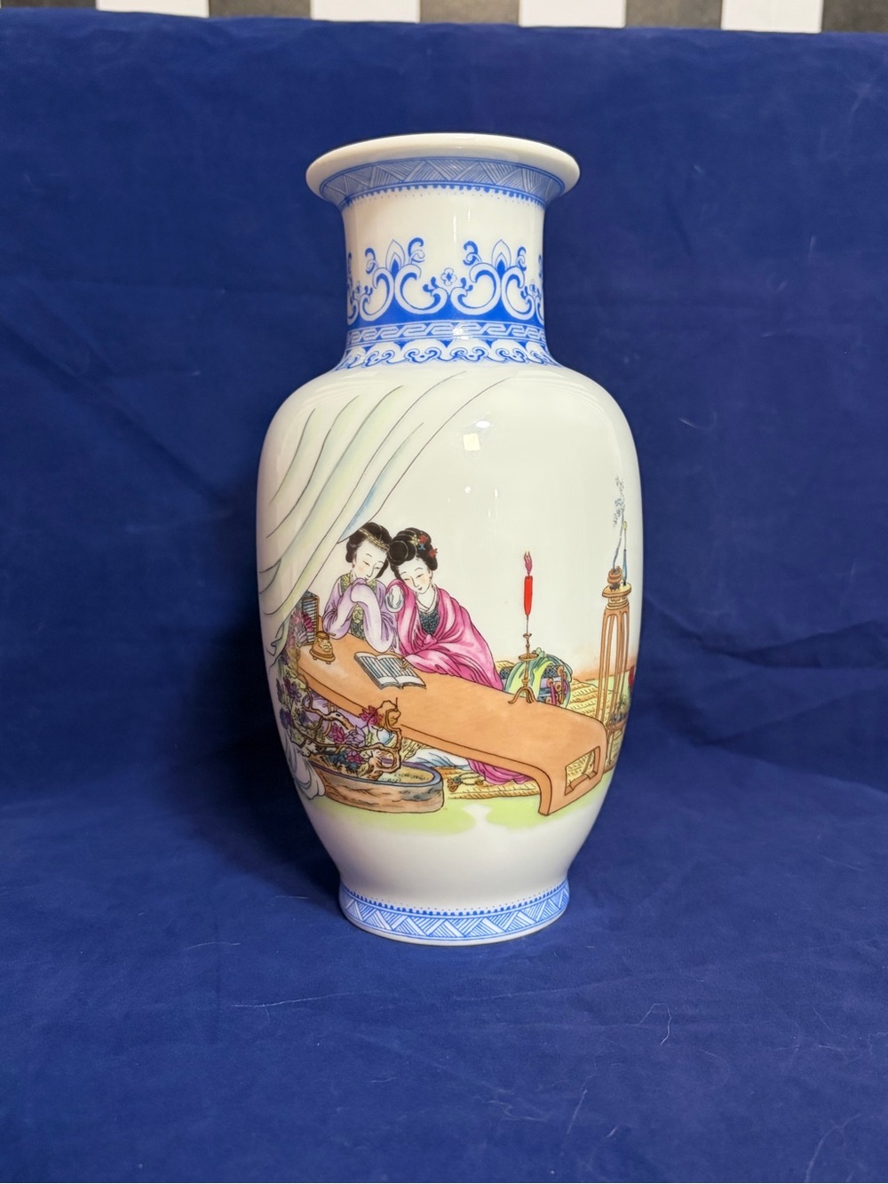 Vintage Chinese 9" Porcelain Vase Two Qiao Reading Calligraphy Blue Trim